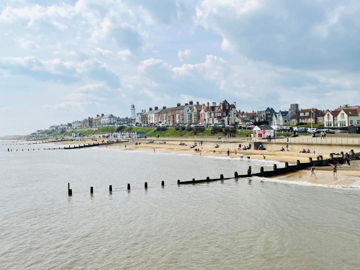 The Beach House, Suffolk Coast Лоустофт Екстериор снимка