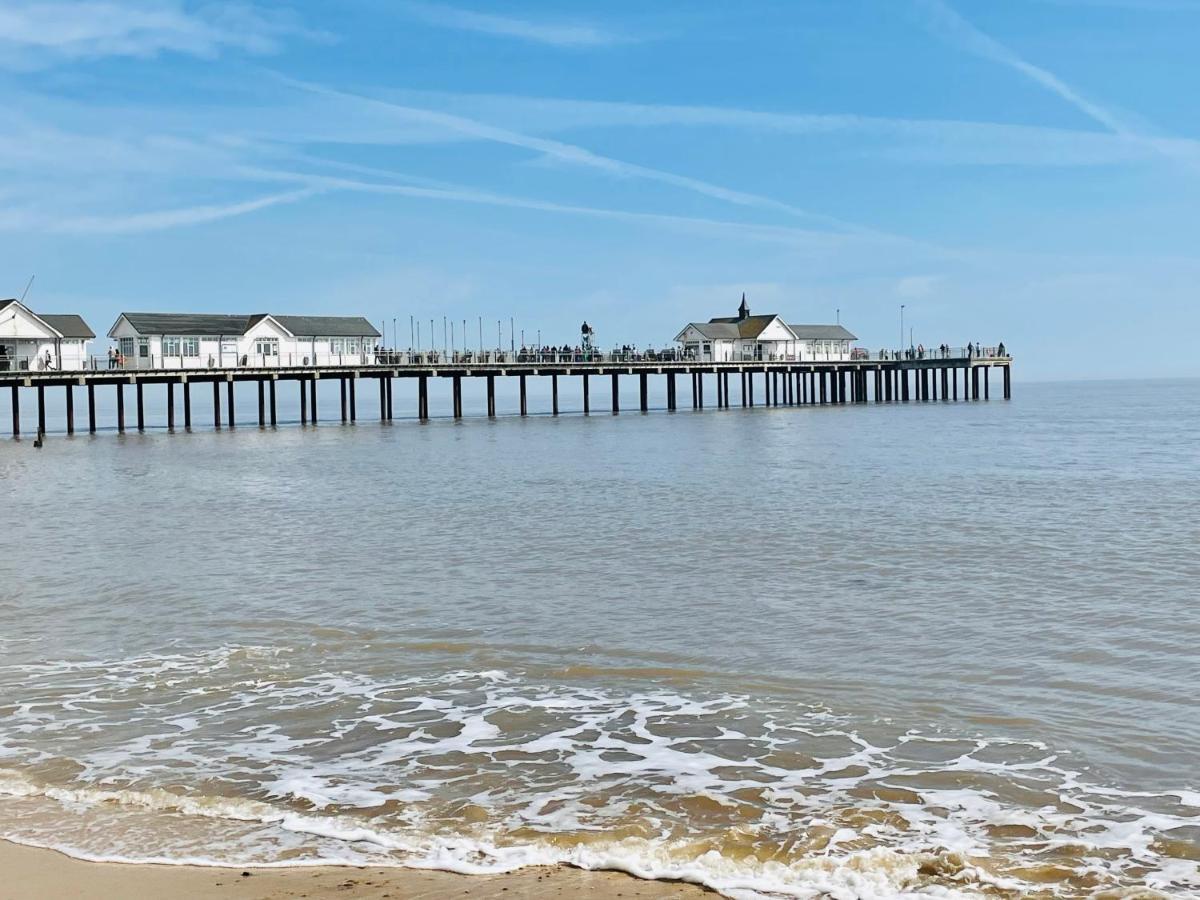 The Beach House, Suffolk Coast Лоустофт Екстериор снимка